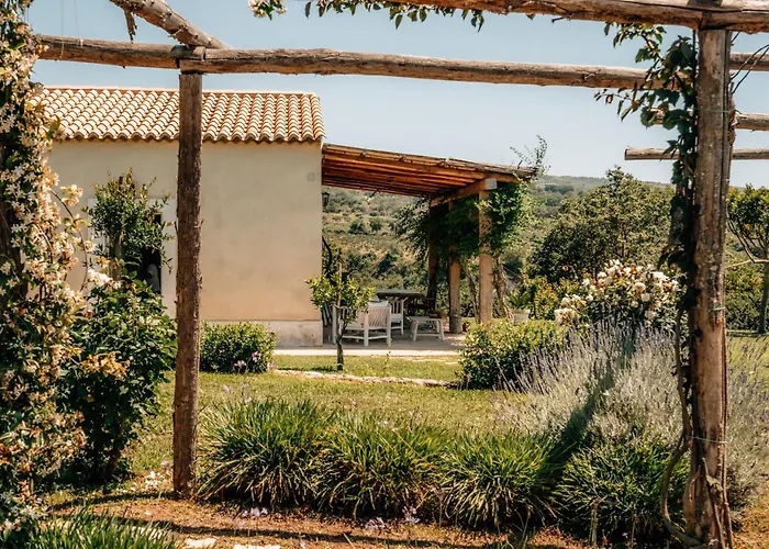 Casetta Nonna Lina - Charming House With Amazing Seaview And Private Pool Ricadi