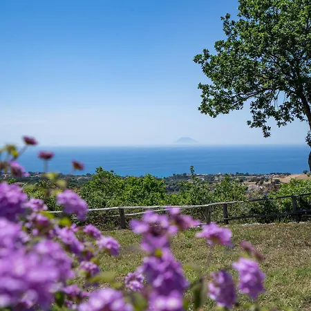 Feriehus Casetta Nonna Lina - Charming House With Amazing Seaview And Private Pool Ricadi