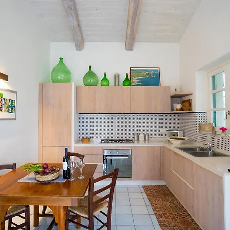 Feriehus Casetta Nonna Lina - Charming House With Amazing Seaview And Private Pool Ricadi