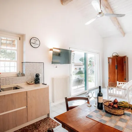 Дом отдыха Casetta Nonna Lina - Charming House With Amazing Seaview And Private Pool Рикади