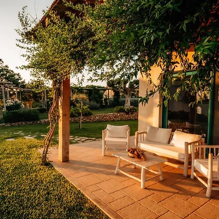 בית נופש Casetta Nonna Lina - Charming House With Amazing Seaview And Private Pool ריקאדי