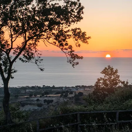Сasa de vacaciones Capovillas - Nonna Lina - Charming House With Amazing Seaview And Private Pool Ricadi