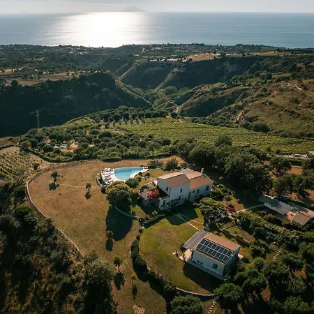 Capovillas - Nonna Lina - Charming House With Amazing Seaview And Private Pool