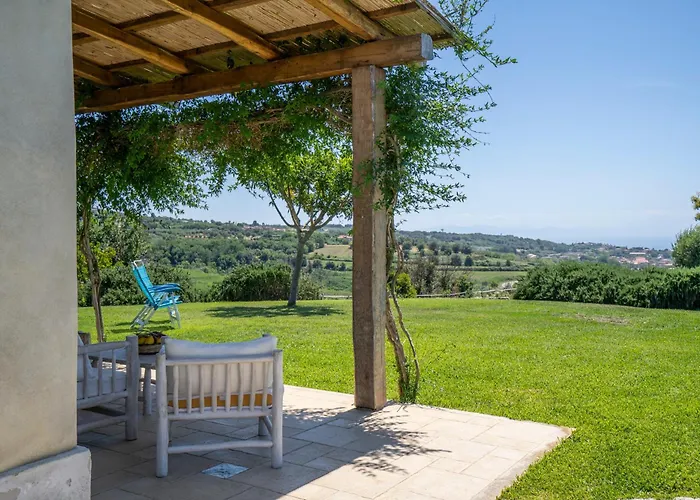 Casetta Nonna Lina - Charming House With Amazing Seaview And Private Pool בית נופש *