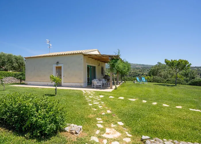 בית נופש Casetta Nonna Lina - Charming House With Amazing Seaview And Private Pool