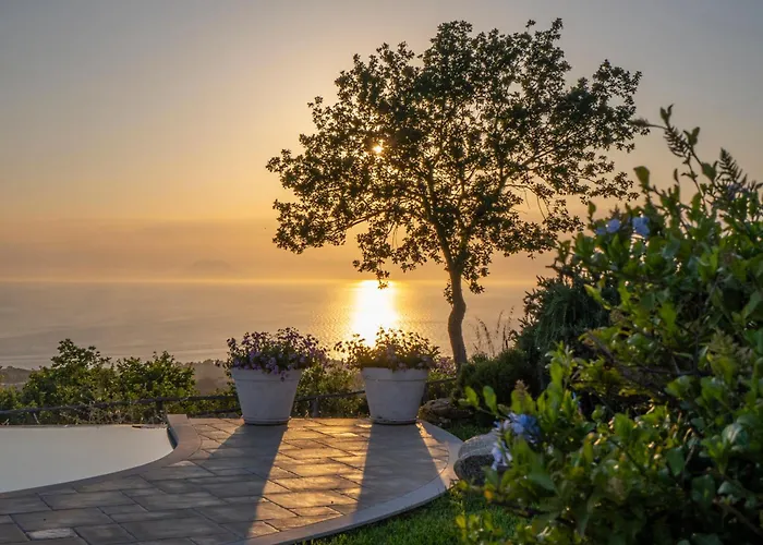 Casetta Nonna Lina - Charming House With Amazing Seaview And Private Pool בית נופש *