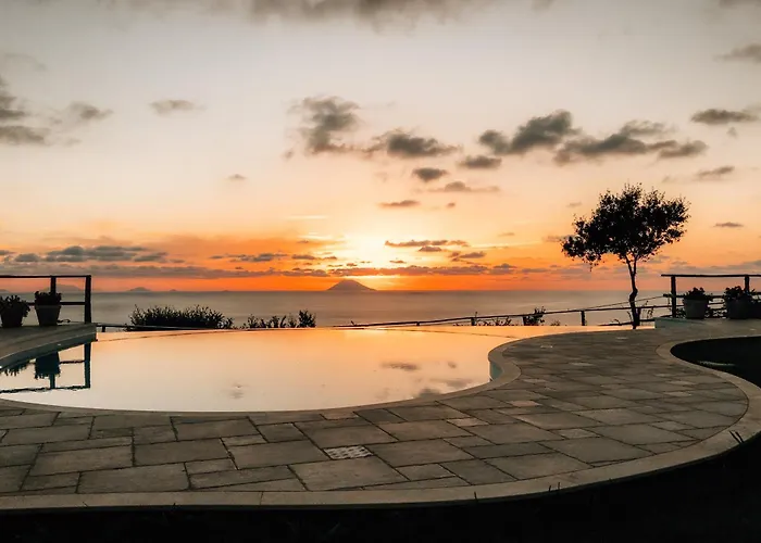 בית נופש Casetta Nonna Lina - Charming House With Amazing Seaview And Private Pool