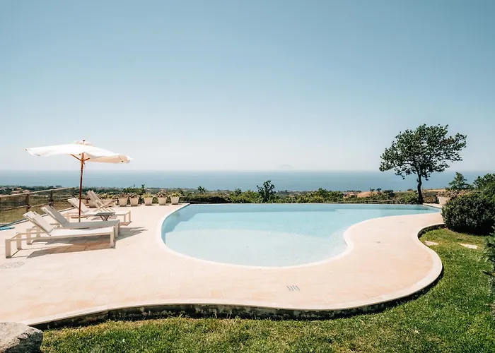 בית נופש Casetta Nonna Lina - Charming House With Amazing Seaview And Private Pool ריקאדי