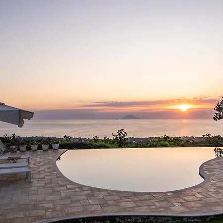 Nyaraló Casetta Nonna Lina - Charming House With Amazing Seaview And Private Pool