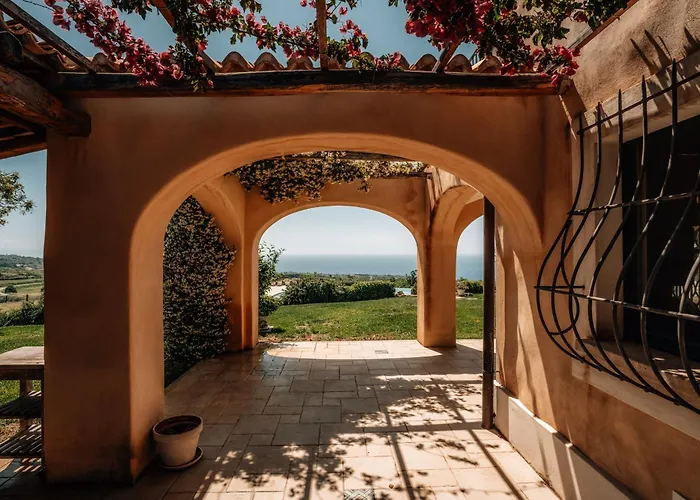 Casetta Nonna Lina - Charming House With Amazing Seaview And Private Pool 里卡迪